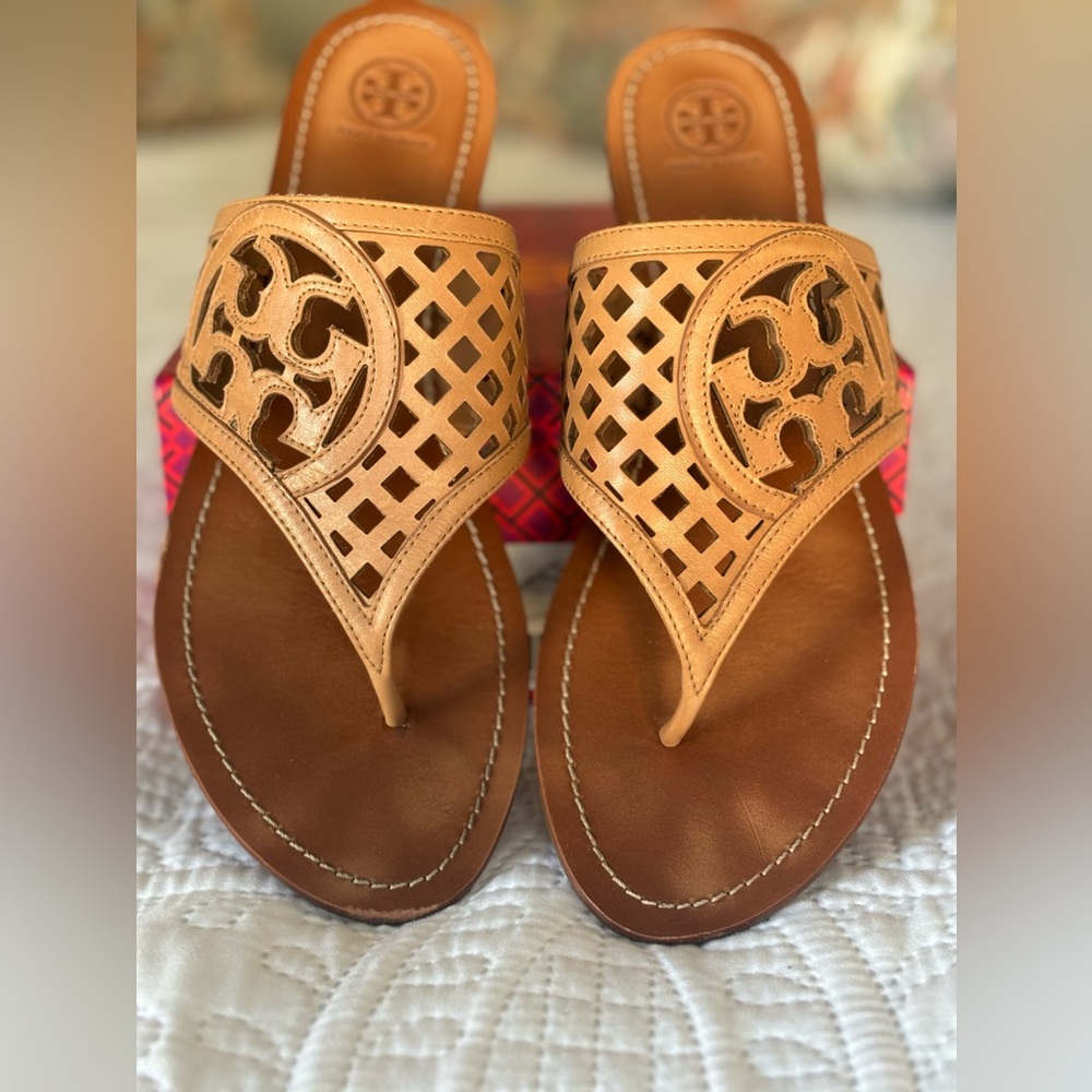 Tory Burch Size 11 Natural Blush Thatched Perf Logo Thong Sandal